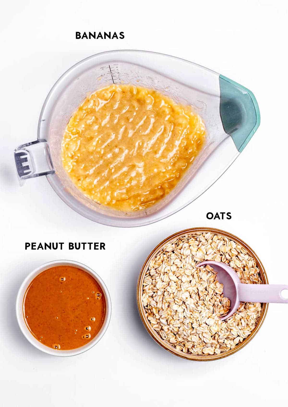 Ingredients required for 3-ingredient banana oatmeal bars recipe.