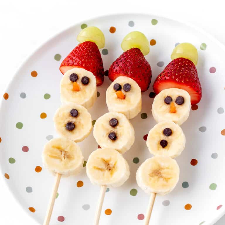 Banana Snowmen {Healthy Christmas Snack}